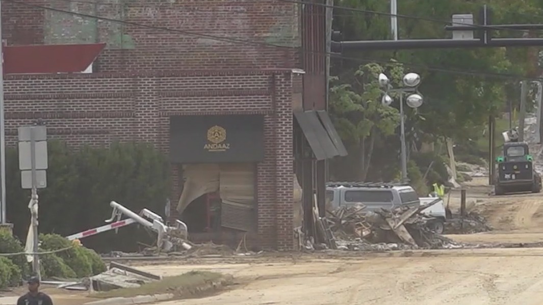 Biden calls on Congress to return to Capitol