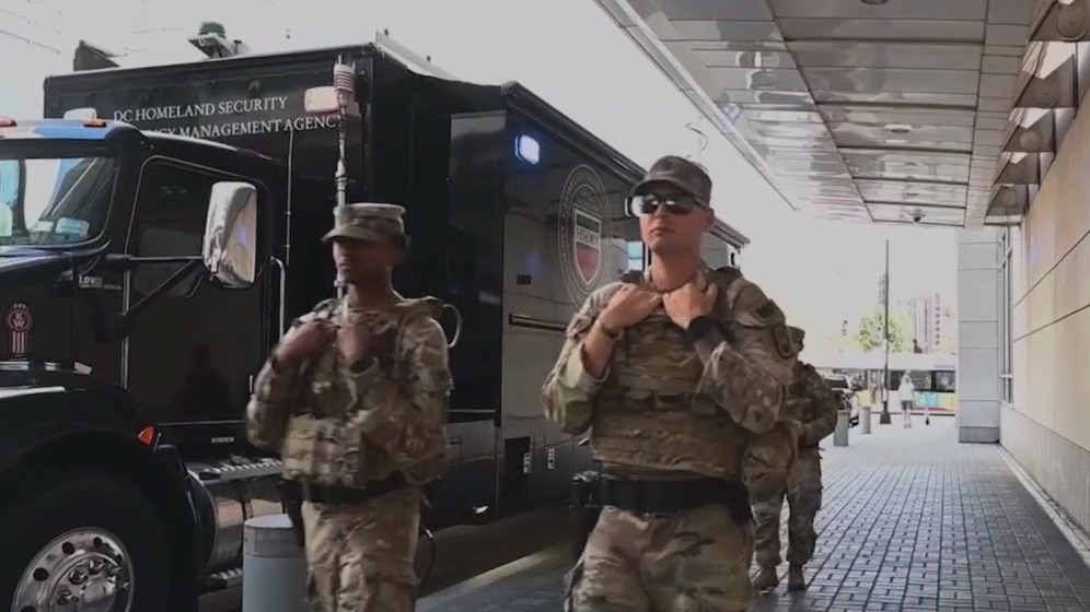 Trump to send hundreds of National Guard troops to Chicago