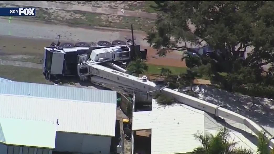 Crane collapses onto Florida home, no injuries reported