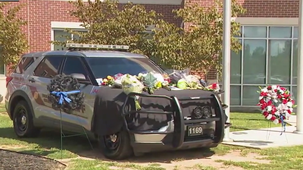 Community mourning slain deputy