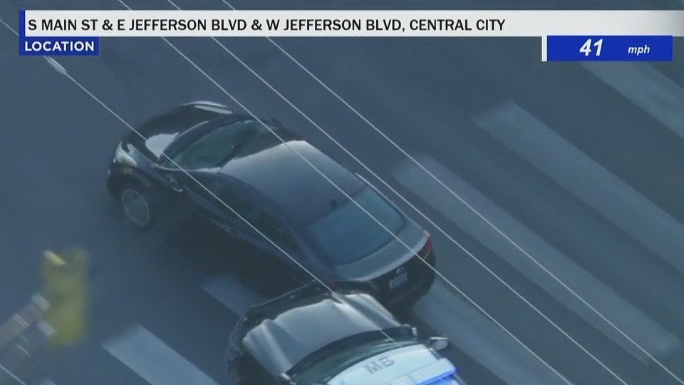 LAPD conducts PIT maneuver during pursuit