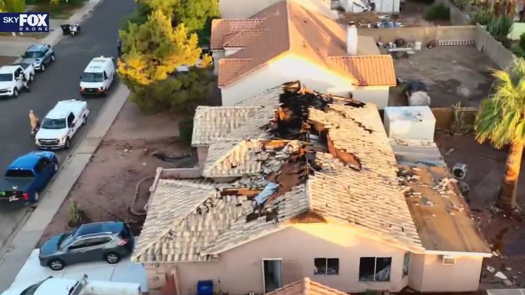 Crews respond to deadly house fire in Mesa
