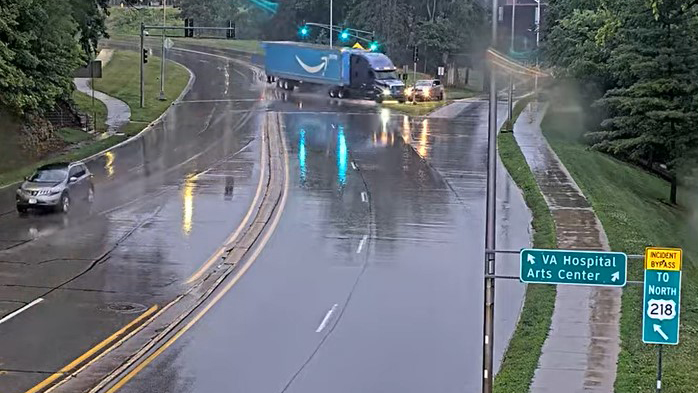 Amazon semi driver loses control and crashes in Iowa City