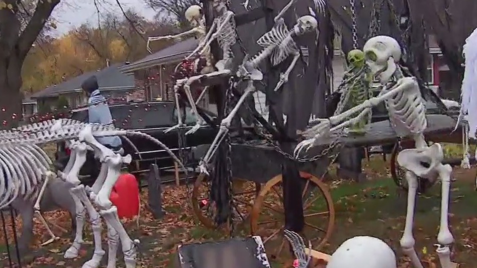 Trick-or-Treaters brave the cold this Halloween