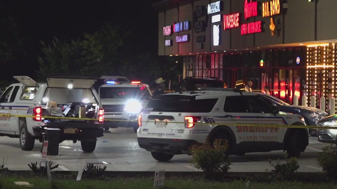 Shooting at west Houston hotel kills one, injures another, police say