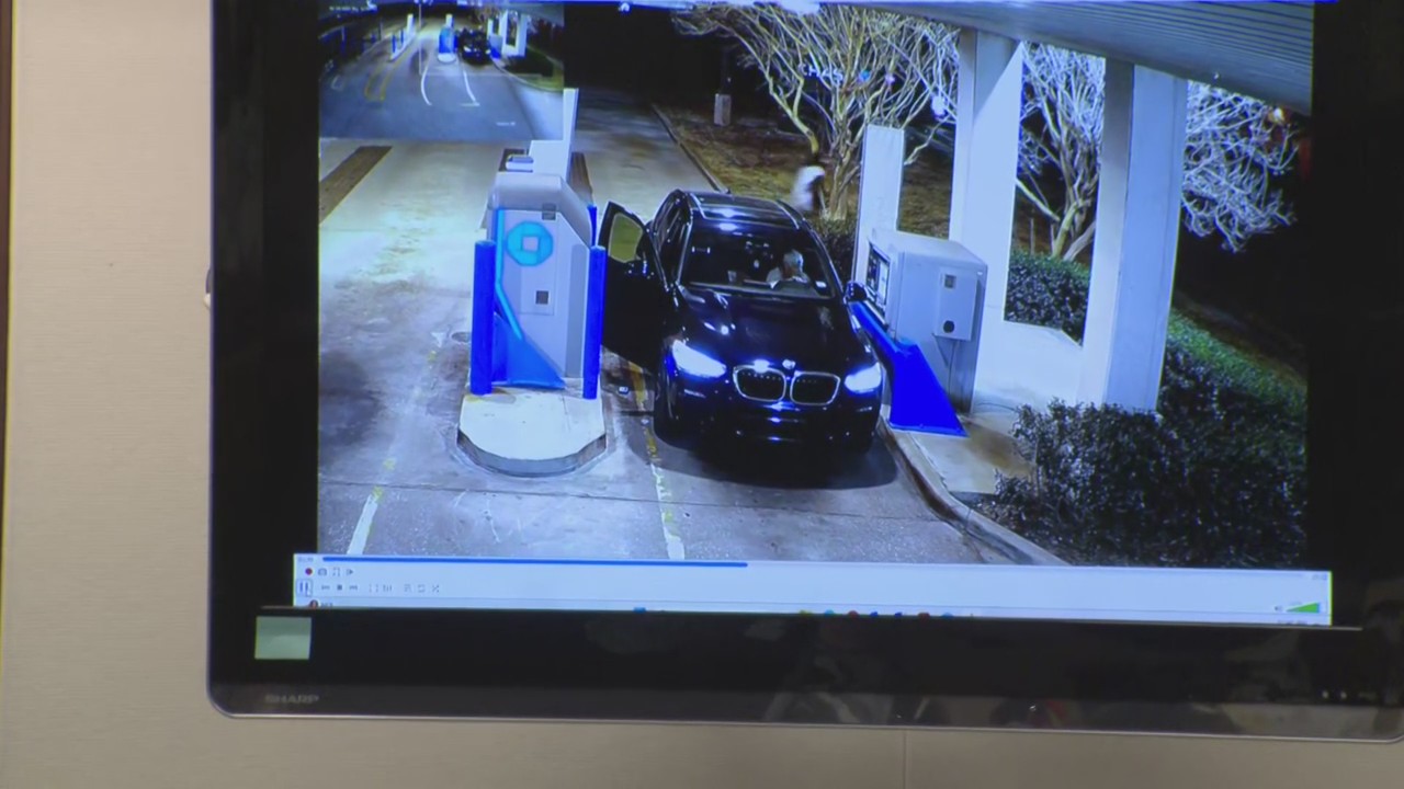 Tony Earls Jr. trial: Prosecutors present surveillance video in Arlene Alvarez's death