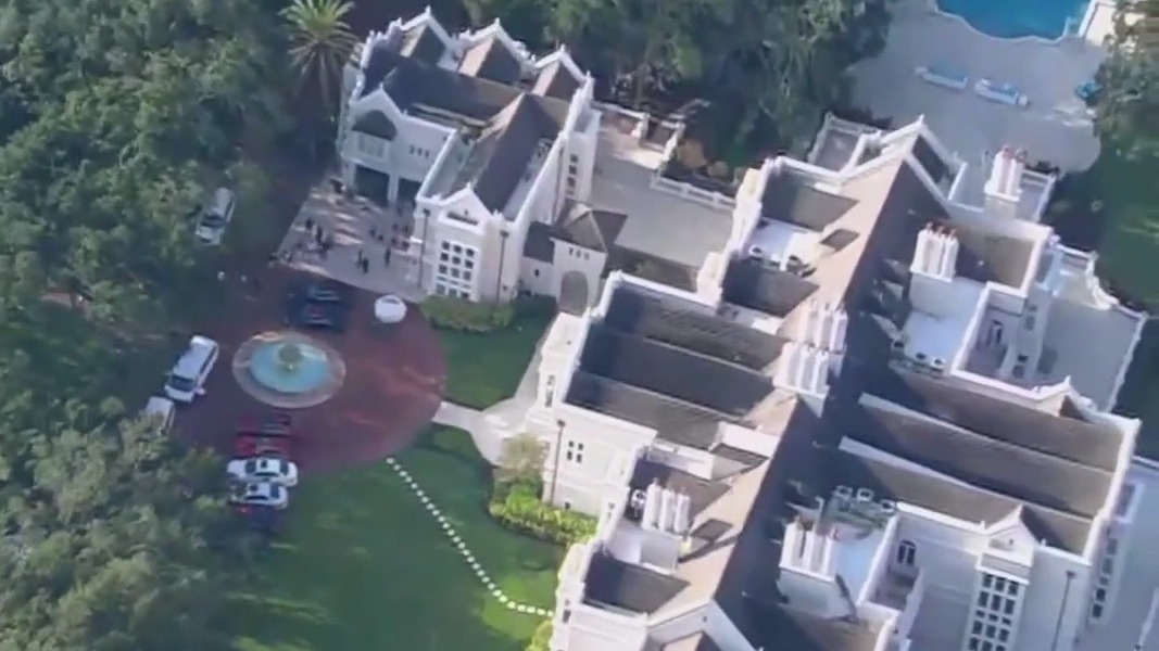 Cerkevna voditelja iz Michigana obtožena prisilnega dela in pranja denarja