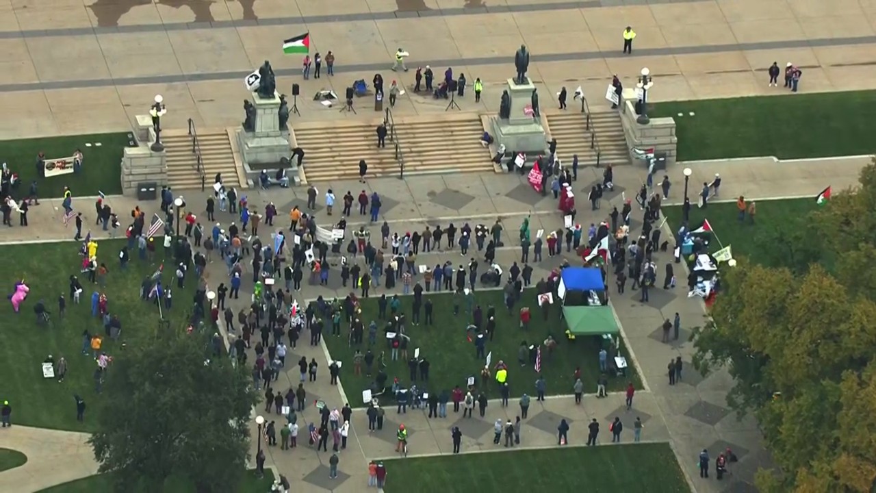 'No Trump No Troops' protest in St. Paul [RAW AERIAL FOOTAGE]