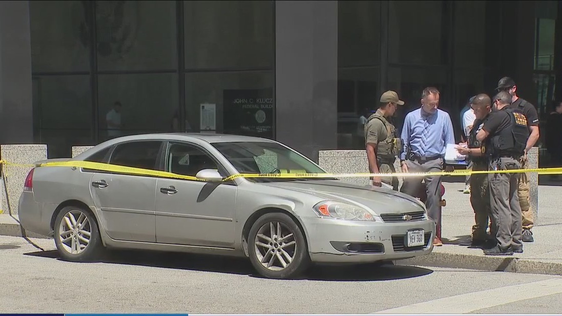 FBI, Chicago police respond to 'undisclosed incident' at Dirksen Federal Building