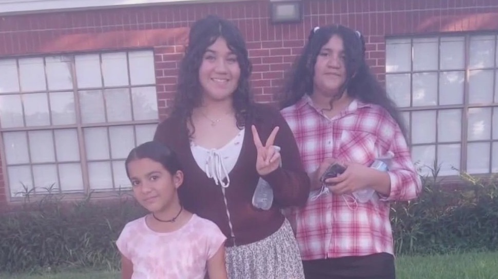 Community rallying to help mother of 3 girls killed in fire