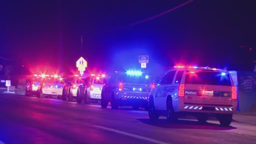 Man shot in Phoenix neighborhood, suspect sought