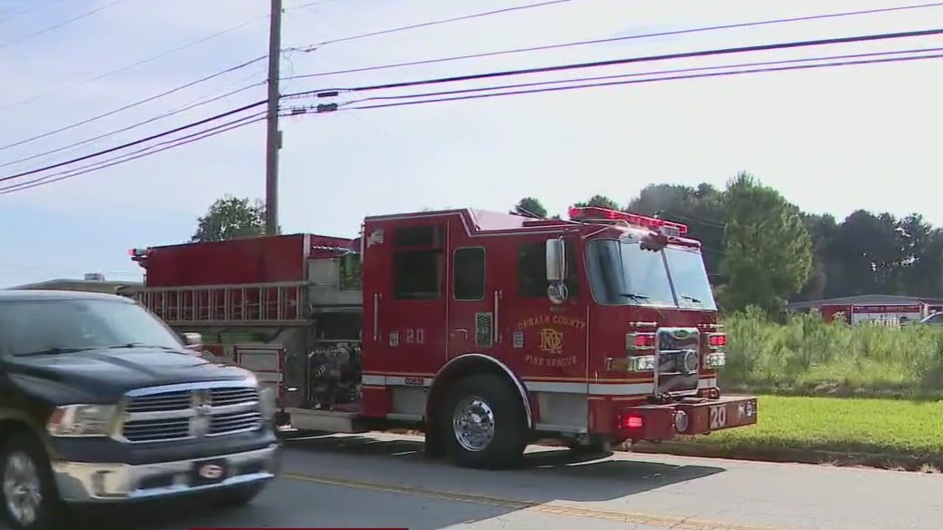 Veteran firefighter dies in warehouse blaze