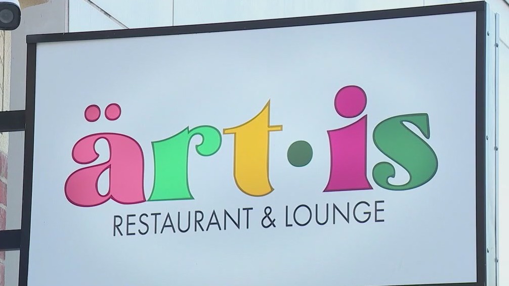 Chicago restaurant to close its doors after deadly mass shooting