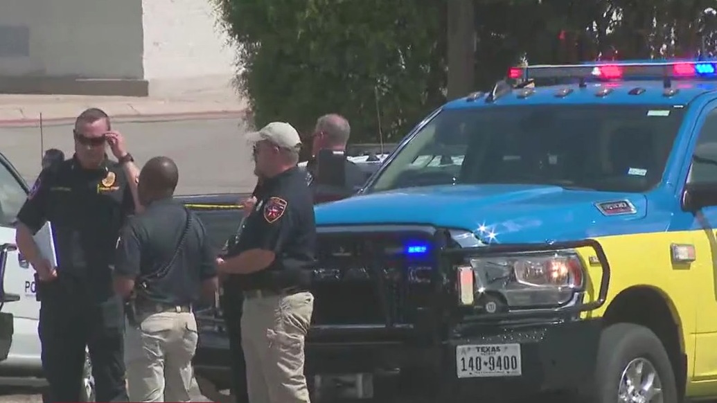 3 dead in shooting outside Target