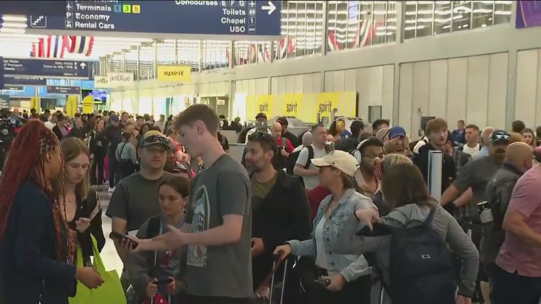 Travelers flock to O'Hare Airport as July 4th surge gets underway