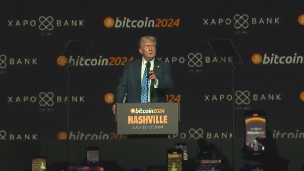 Trump praises crypto at bitcoin conference
