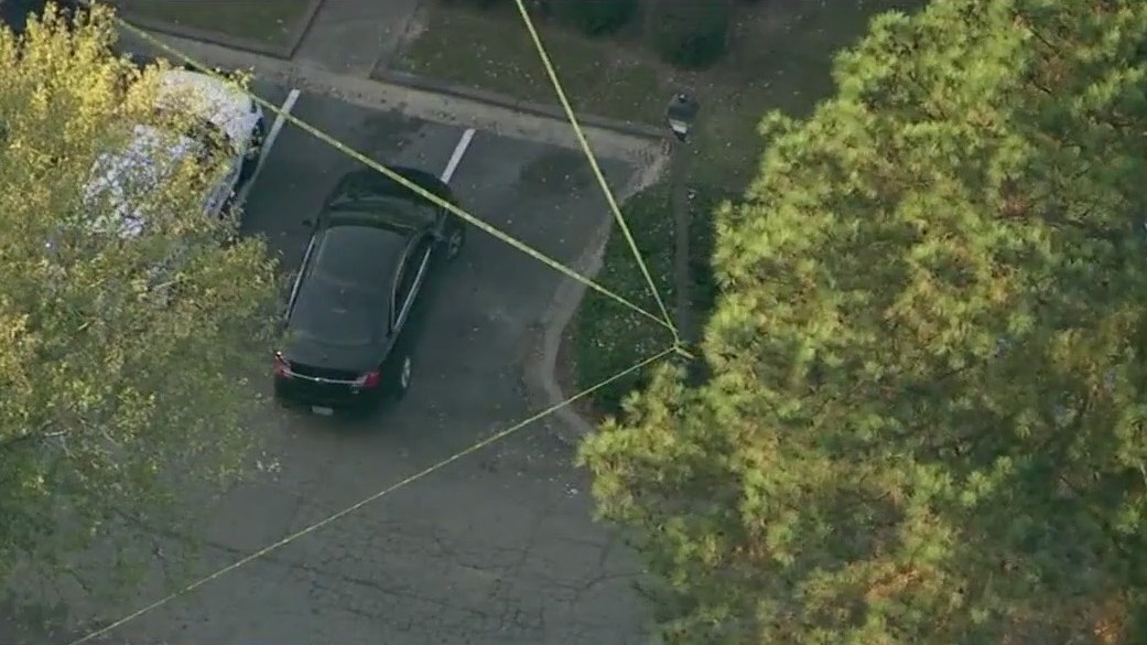 Teen found shot, killed next to pile of cash