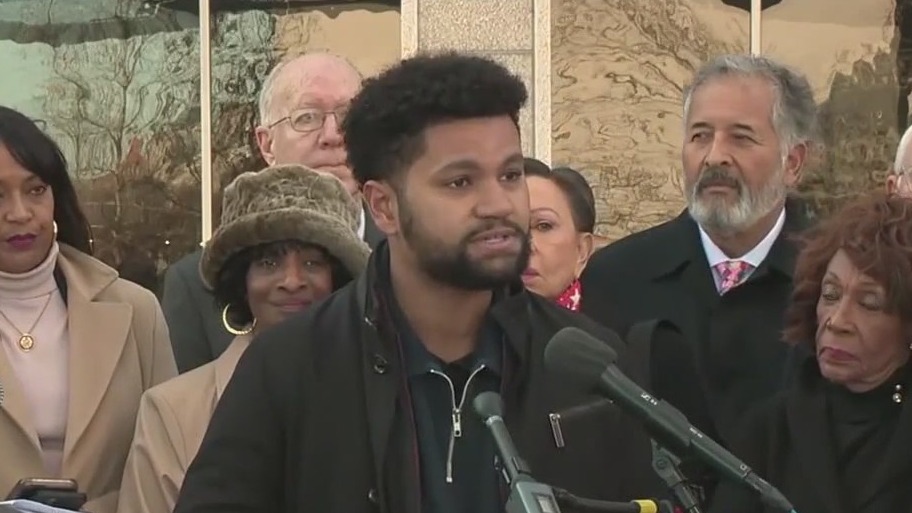 Members of Congress denied entry to the Dept. of Education