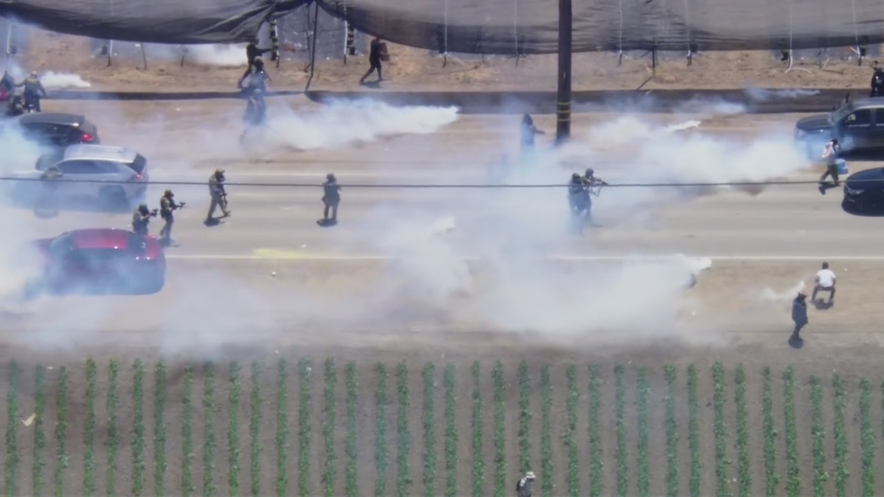 Protesters clash with federal agents at Ventura County farm