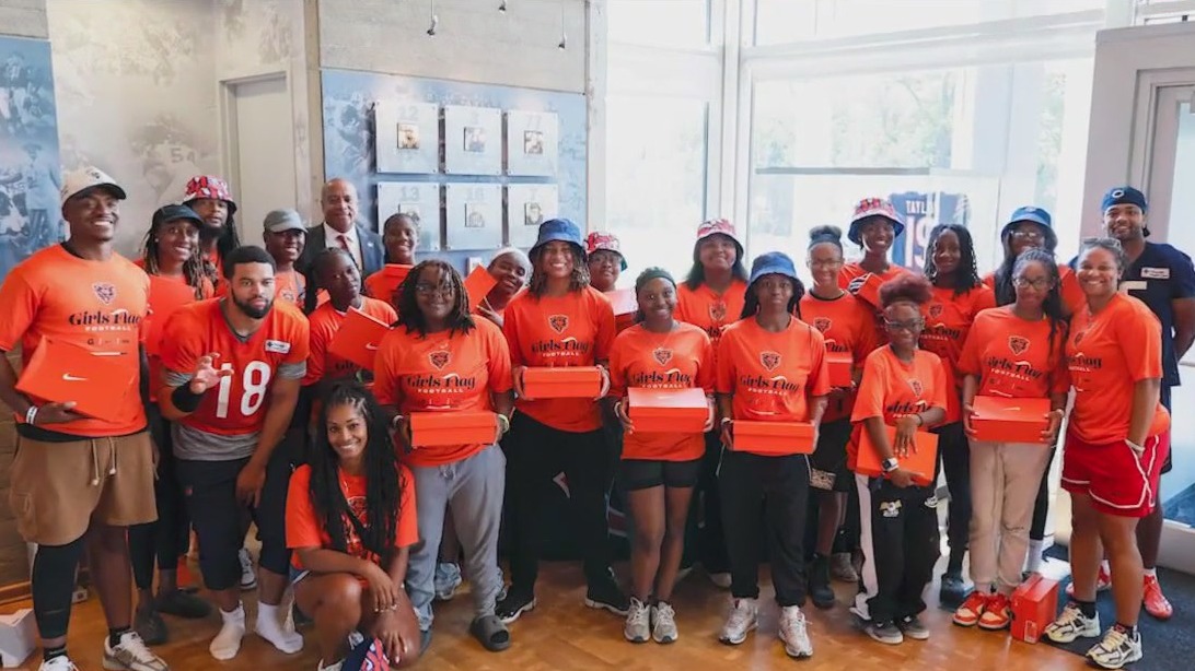 Inside the Chicago Bears’ Girls Flag Football takeover | ChicagoNOW