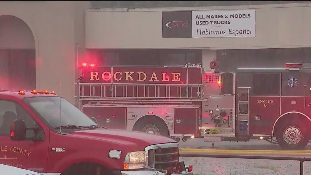 Massive blaze guts auto body shop