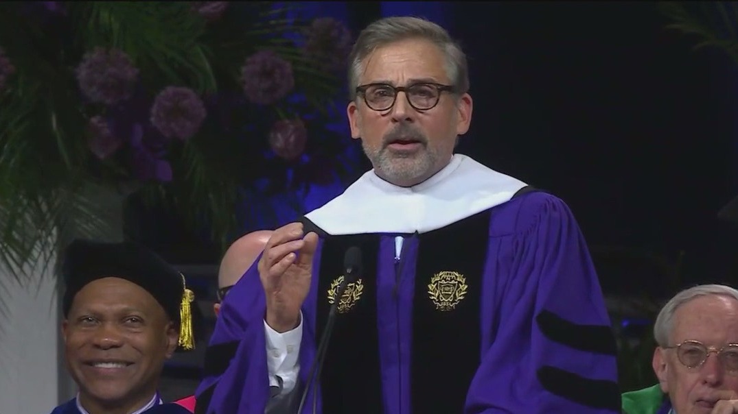 Steve Carell speaks at Northwestern graduation