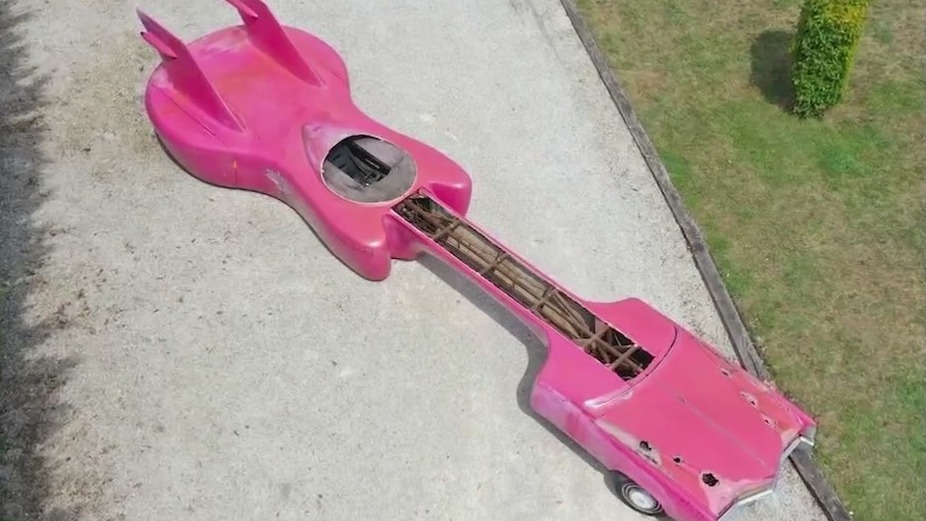 Dezerland Orlando unveils Elvis Presley’s 41-foot pink guitar Cadillac