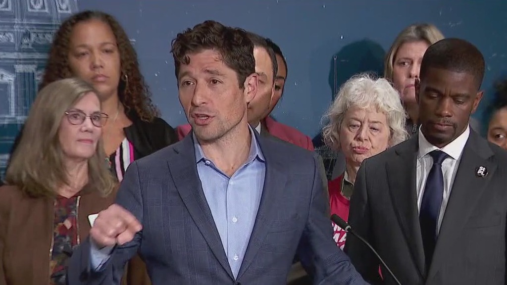 Gun reform calls grow across Minnesota