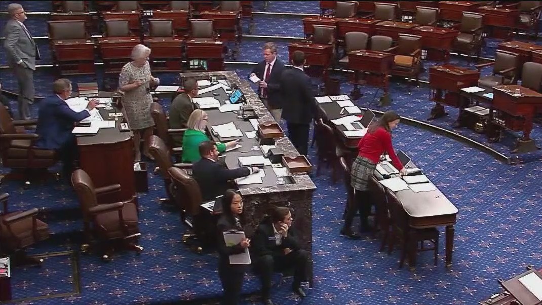 Government shutdown imminent after votes fail