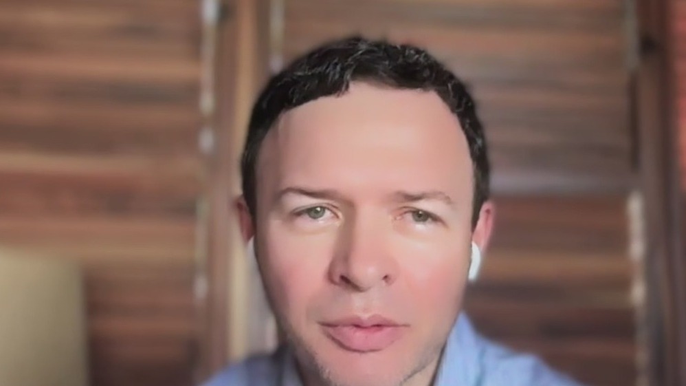 Federal workers relying on side hustles