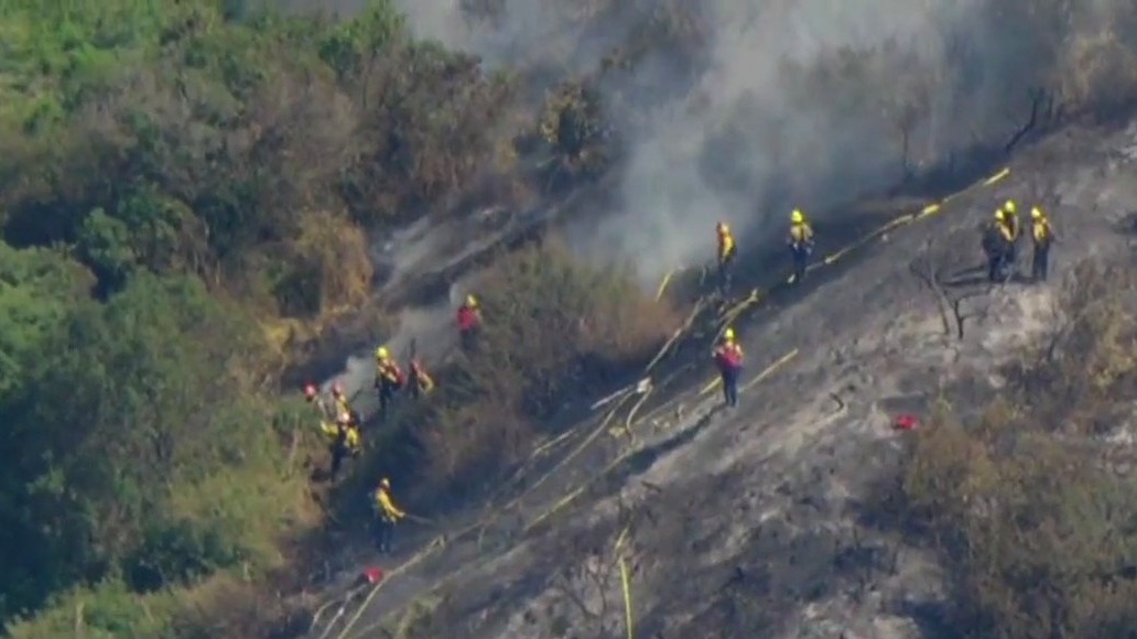 Large fire in Laguna Beach forces evacuations
