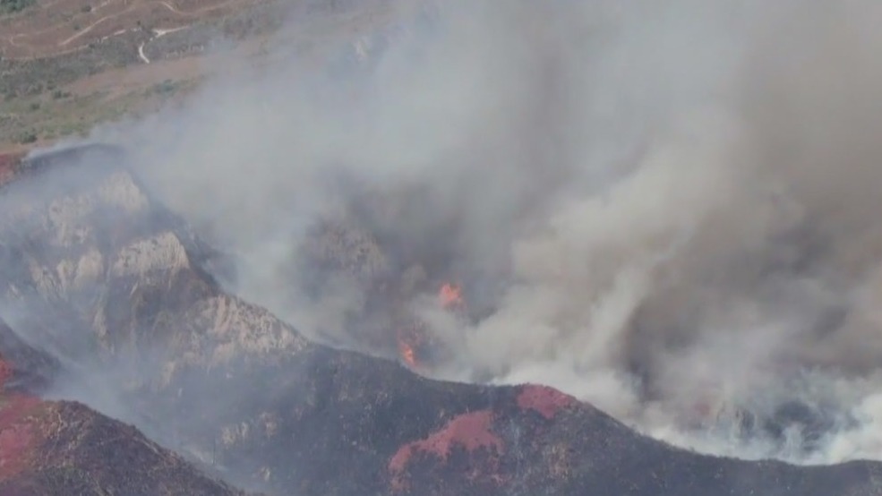 Sharp Fire in Simi Valley forces evacuations