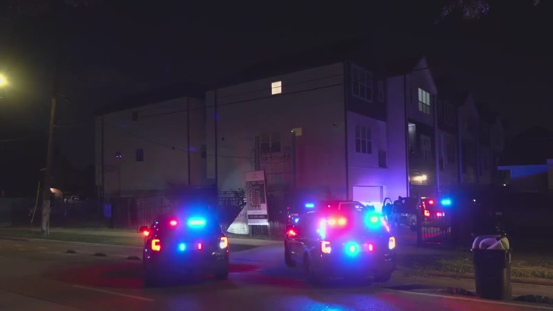 Chase suspect arrested after Houston standoff