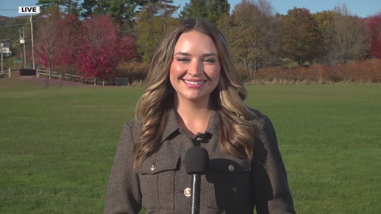 Vermont towns push back as ‘leaf peepers’ crowd fall foliage hotspots | ChicagoLIVE