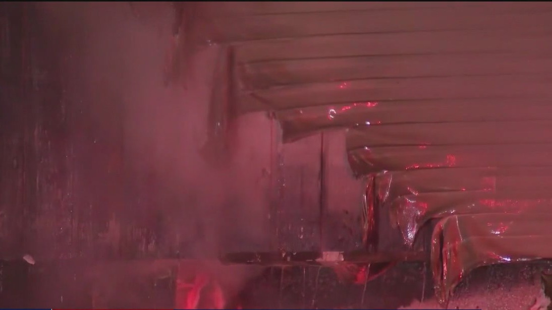 27 displaces by Clayton County apartment fire