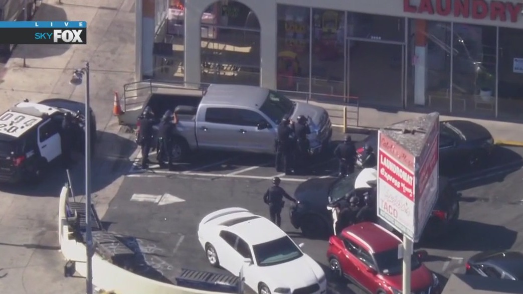 Suspected gunman barricaded inside Koreatown laundromat