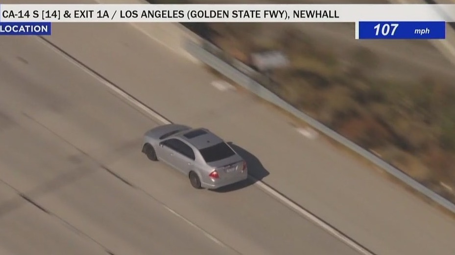High-speed pursuit in northern LA County