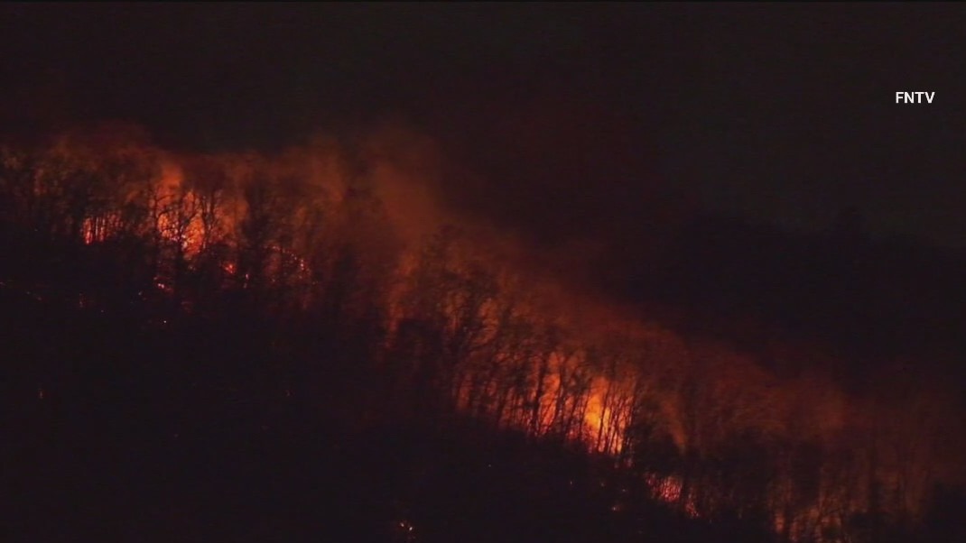 1 person dies while fighting wildfire in NY