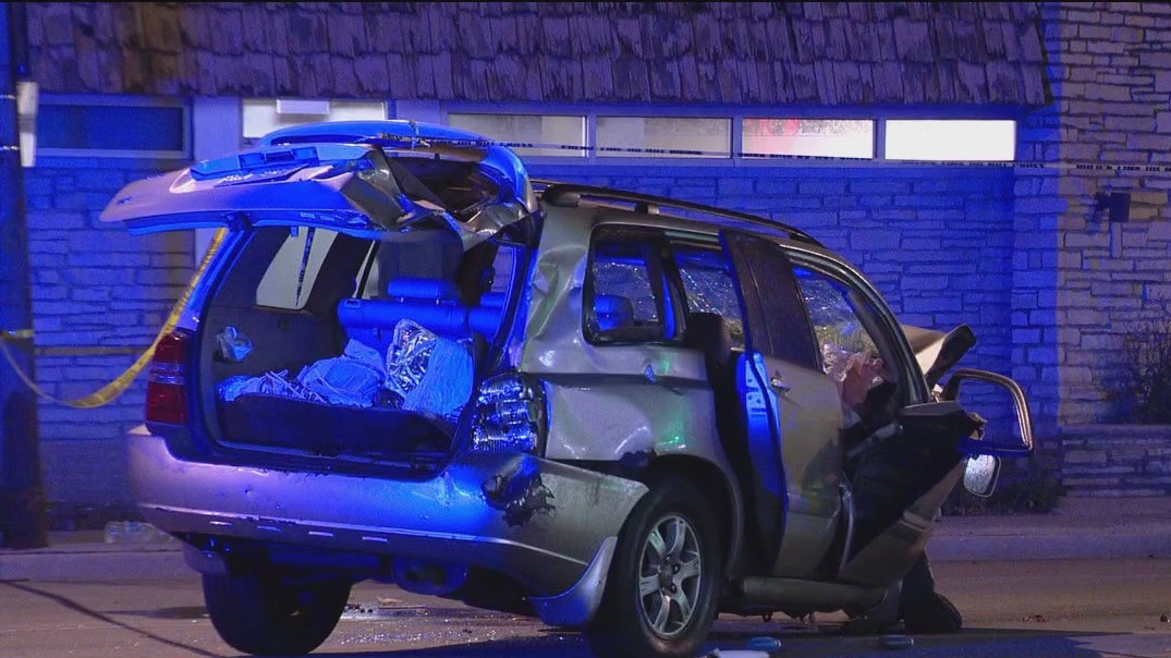 Chicago crash: 2 killed, 1 hurt after SW Side collision, police say