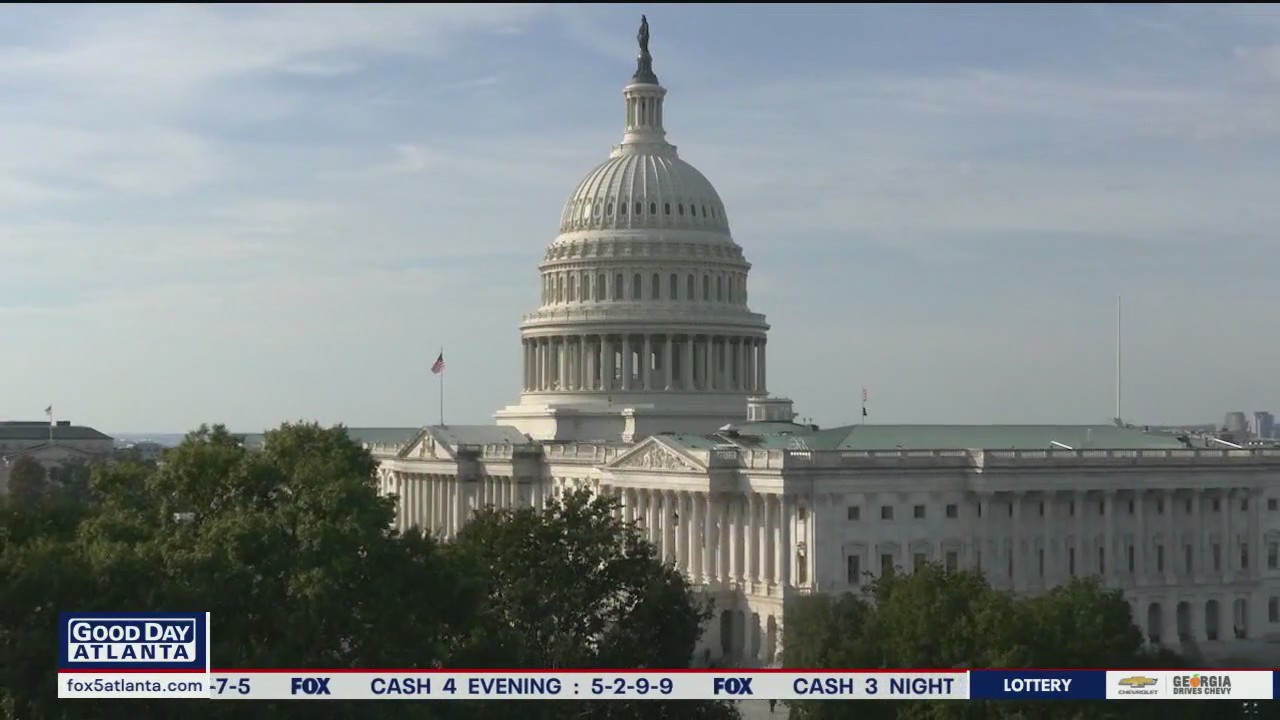 2 shot Fairburn Road; Reginald Robertson trial; Mario Guevara speaks; gov't shutdown continues