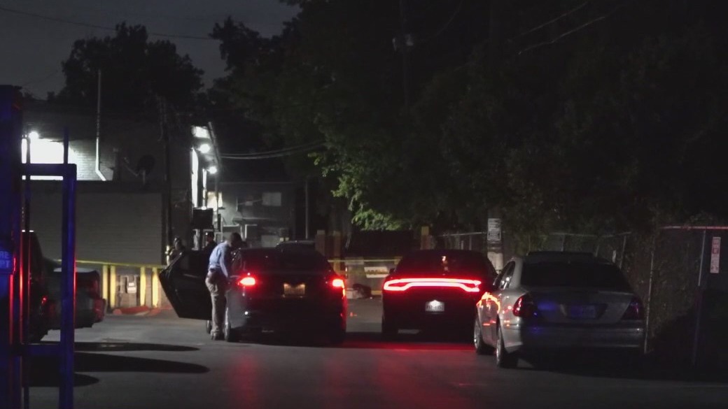 North Houston: 18-year-old shot, killed outside apartment complex