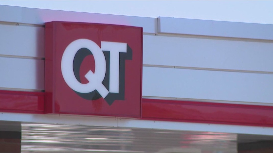 Looters take aim at Surprise QuikTrip, PD says