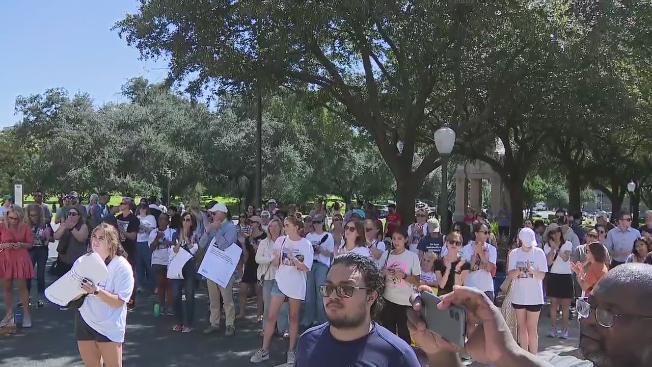 FULL VIDEO: Rally for Robert Roberson