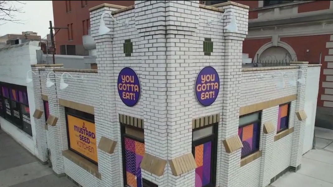 Monument Moment: One of Chicago's earliest White Castle restaurants