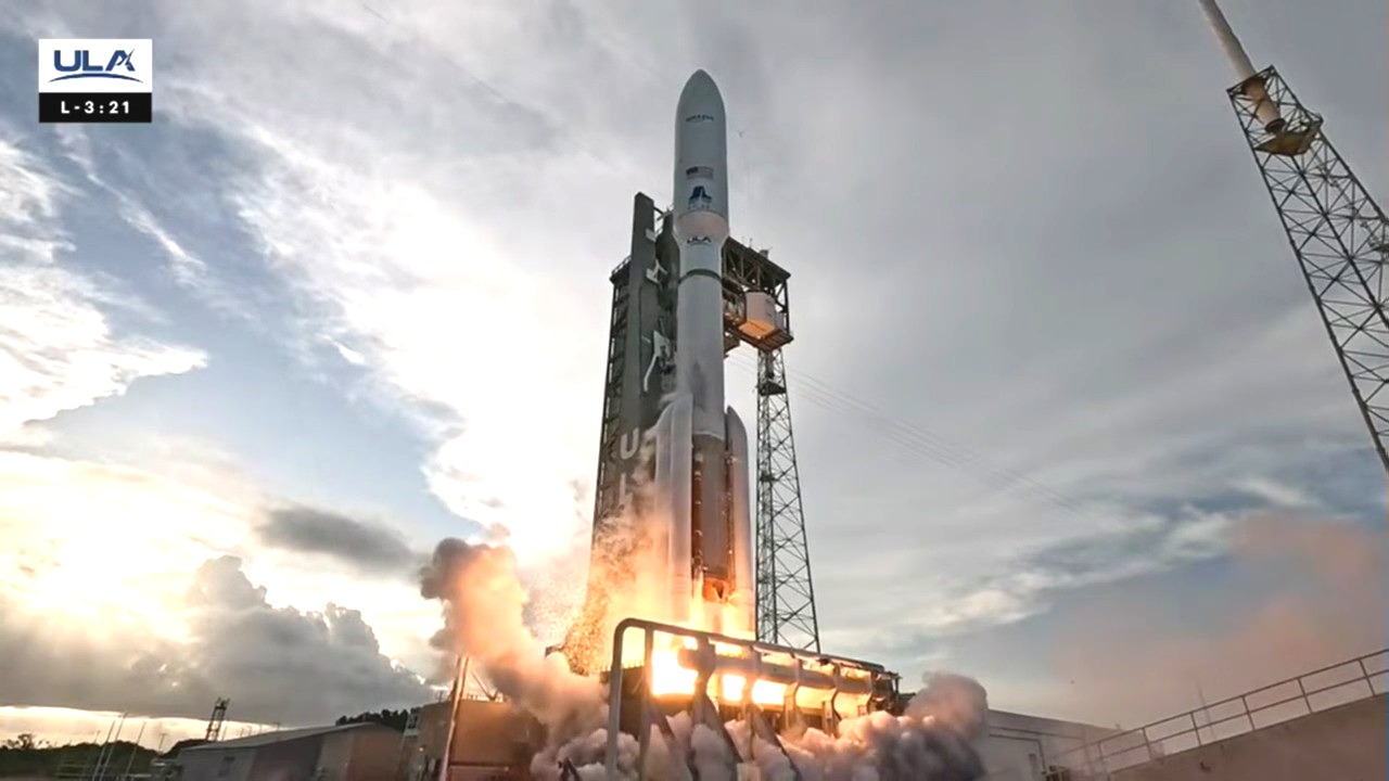 ULA rocket launch with Amazon's Project Kuiper satellites