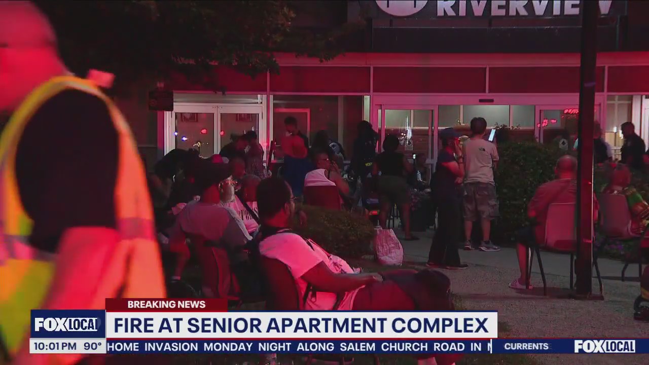 El fuego estalla en el complejo de apartamentos para personas mayores en Queen Village