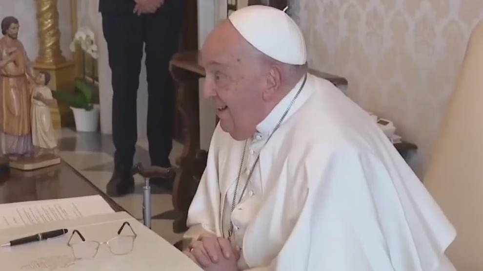 Pope Francis: Doctors advise caution on outlook