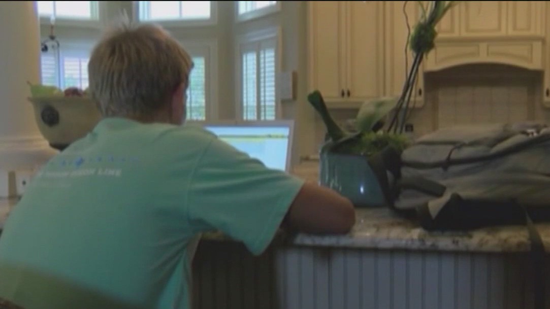 Rising sextortion scams trapping kids online, experts warn parents