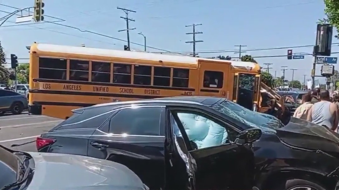 7 injured in school bus crash