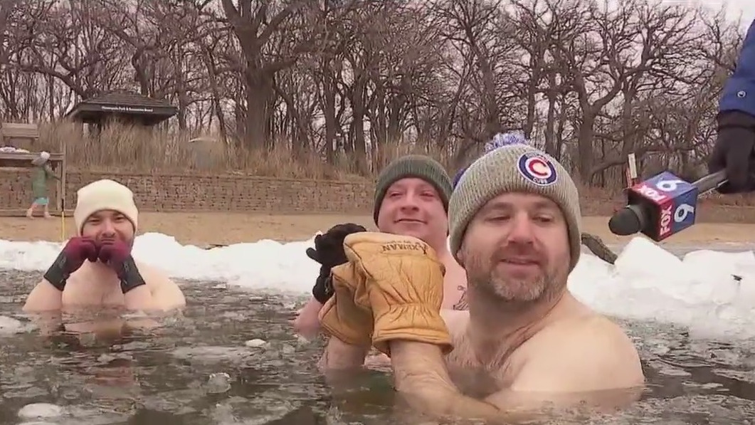 Minnesotans kick-off new year with cold plunge